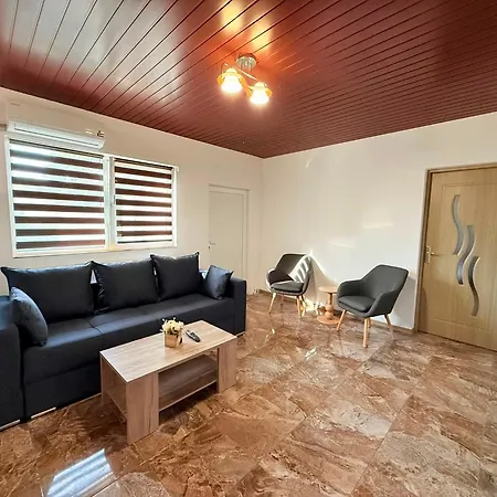 Casa Claudia Si Cristi Tuzla